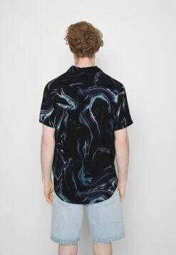 Pier One Marble Resort Unisex - Camisa - Black 10 Pier One Marble Resort Unisex - Camisa - Black -Pier One 0420f424c95e4678b3f6a5d999b41298