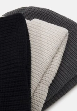 Pier One Unisex 3 Pack - Gorro - Black/Dark Grey/Off-White/ -Pier One 2a1daa058c674c9dbb0074799d429f4b
