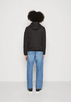 Pier One Impermeable - Black -Pier One 4e357a4c9dc64463935acb495187a2e8