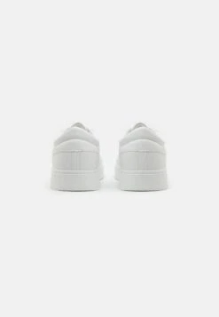Pier One Unisex - Zapatillas - White 10 Pier One Unisex - Zapatillas - White -Pier One 4e6d0b3f652c4694913e27db7a36e350
