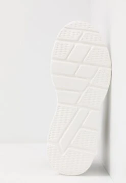 Pier One Zapatillas Altas - Black/White -Pier One 52b5e07059e148baa03e0194b33ba8c5