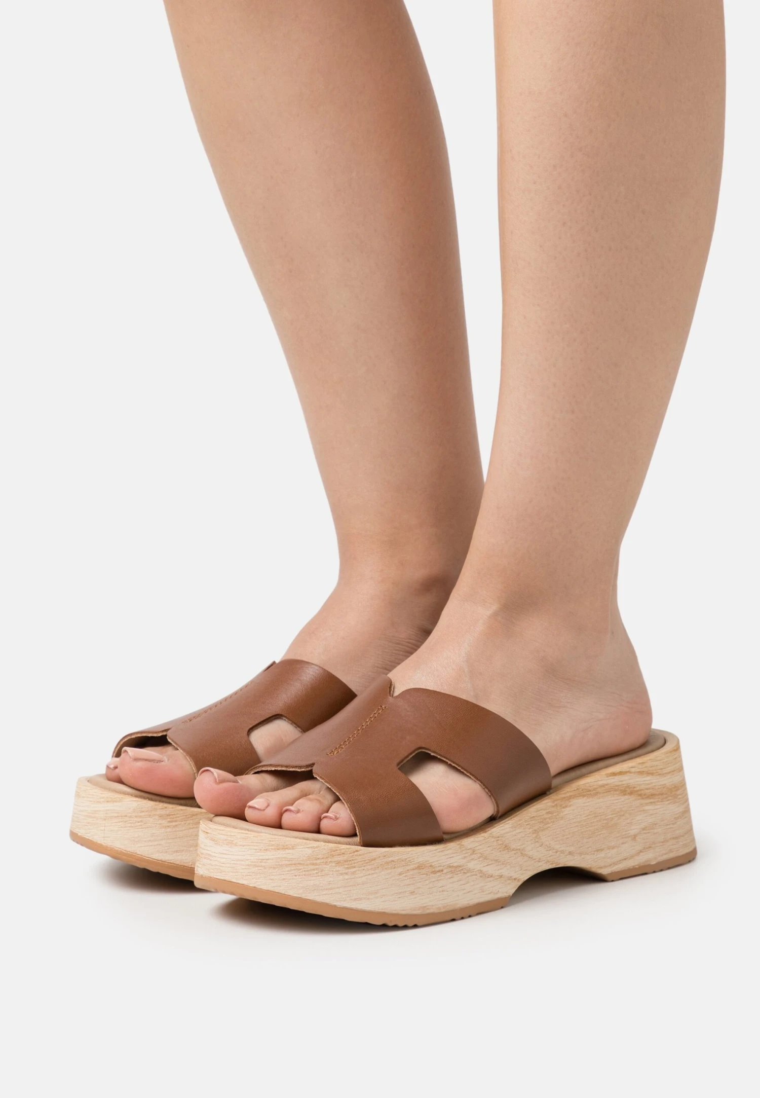 Pier One Leather - Zuecos - Cognac 3 Pier One Leather - Zuecos - Cognac