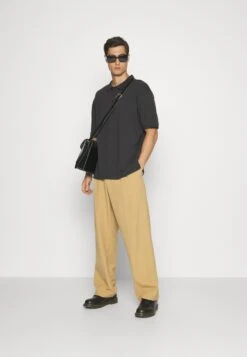 Pier One Polo -Black 9 Pier One Polo -Black -Pier One 7559a307757d4dbdae446966f9983fff