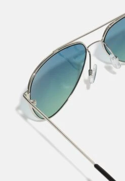 Pier One -Pier One 758bbfbe16434dc48d9f294745b7d47e