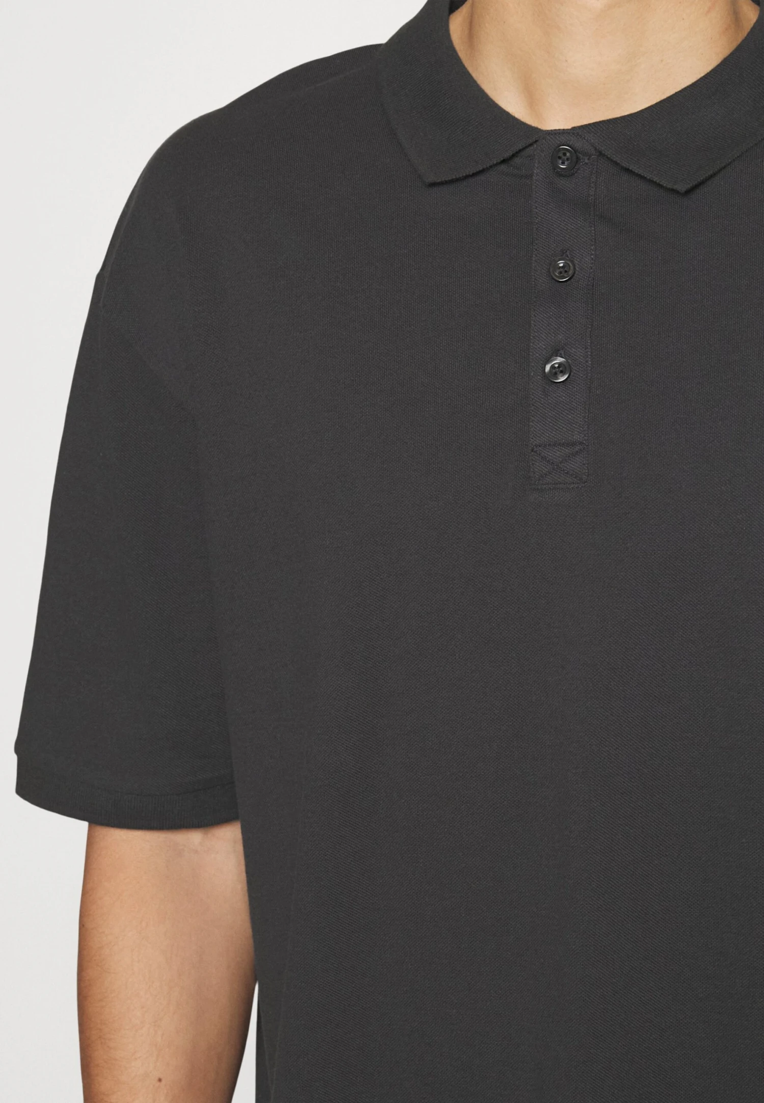 Pier One Polo -Black 8 Pier One Polo -Black - Imagen 6