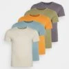 Pier One 5 Pack - Camiseta Básica - Orange/Dark Blue/Green 1 Pier One 5 Pack - Camiseta Básica - Orange/Dark Blue/Green -Pier One 90b78c53f04f4dc081666ac8ae3ca1ec