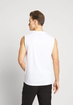 Pier One 3 Pack - Camiseta Básica - Grey/White/Black -Pier One a9eda1483b324f9bb5e5f44f95d5a2f7