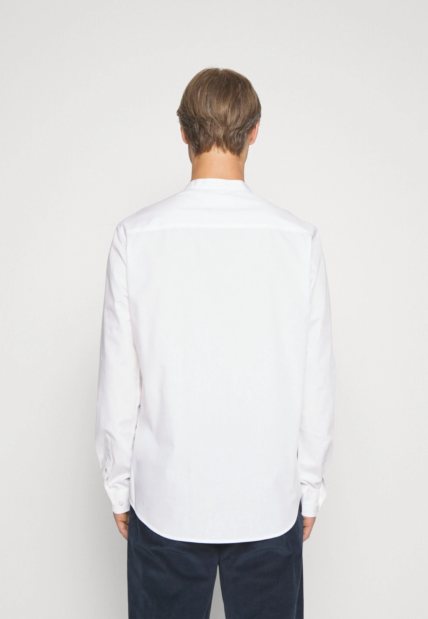 Pier One 2 Pack - Camisa - White/Olive 5 Pier One 2 Pack - Camisa - White/Olive - Imagen 3