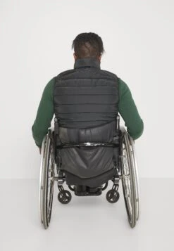 Pier One Chaleco - Black -Pier One e1569b065acd421d8dc99bfc16261b20